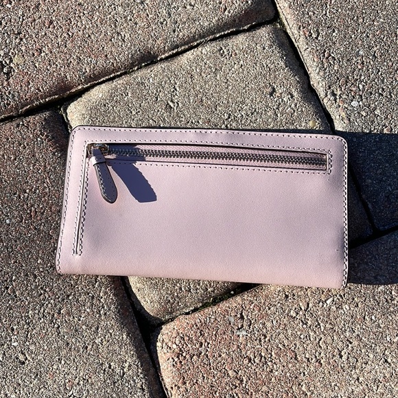 Kate Spade Schuyler Large Slim Bifold Wallet Clutch 
Chalk Pink 
NWT - Picture 2 of 14